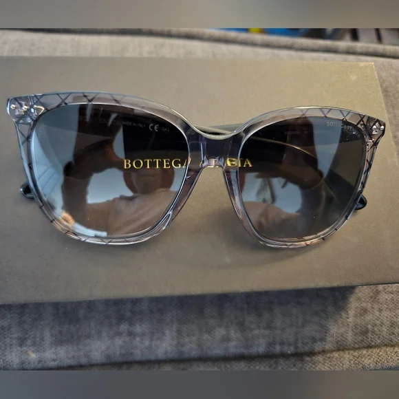NWOT Authentic Bottega Veneta Black and Gray Sunglasses - Full Set - Picture 2 of 14